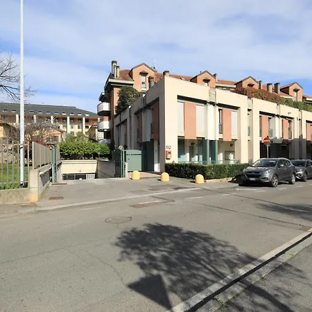 Luxury W Garage Happy 1 * Бергамо