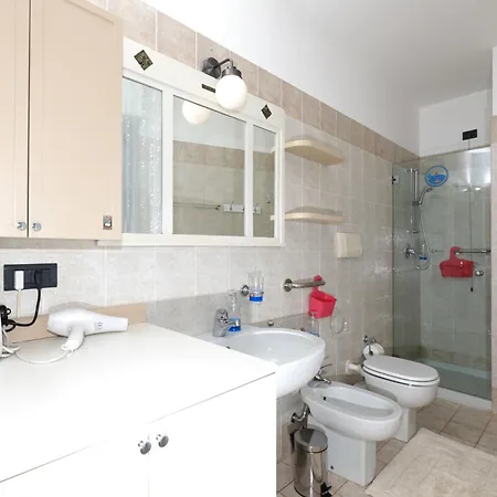 Luxury W Garage Happy 1 * Бергамо