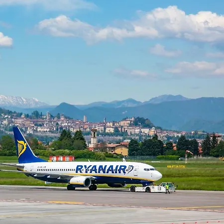 Luxury W Garage Happy 1 ベルガモ