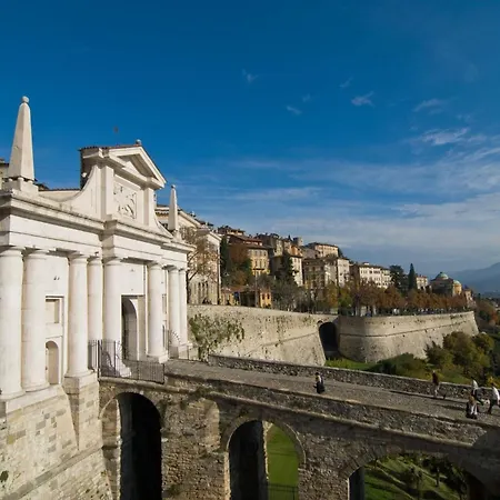 アパート Luxury W Garage Happy 1