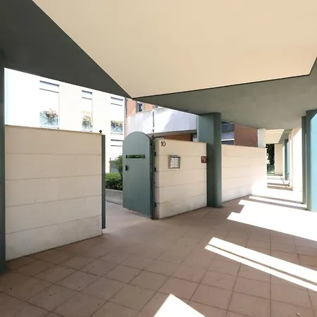 Luxury W Garage Happy 1 * ベルガモ